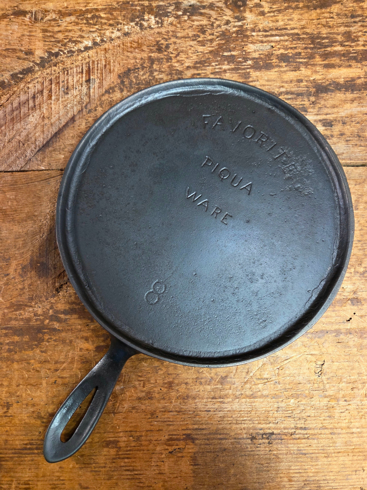 Hard to find 1910’s Early Favorite Piqua Ware #8 Cast Iron Griddle Arc Straight Logo Griddle