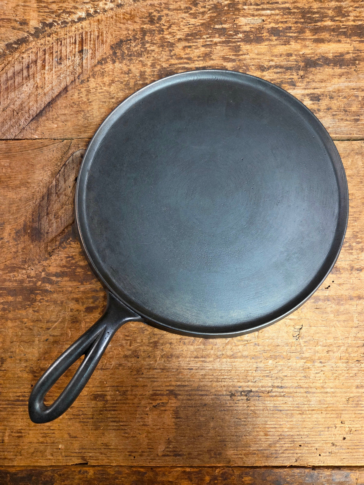 Hard to find 1910’s Early Favorite Piqua Ware #8 Cast Iron Griddle Arc Straight Logo Griddle