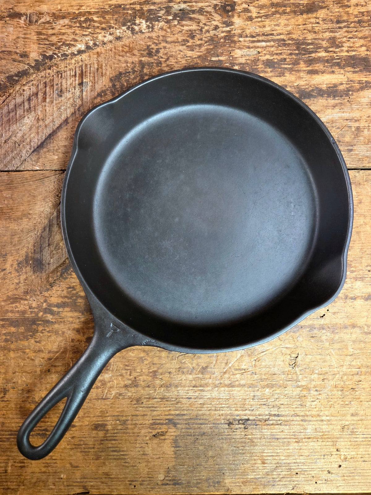 1920’s Griswold’s Victor #7 Skillet with Heat Ring Fully Marked 721. Amazing Sauté skillet Skillet