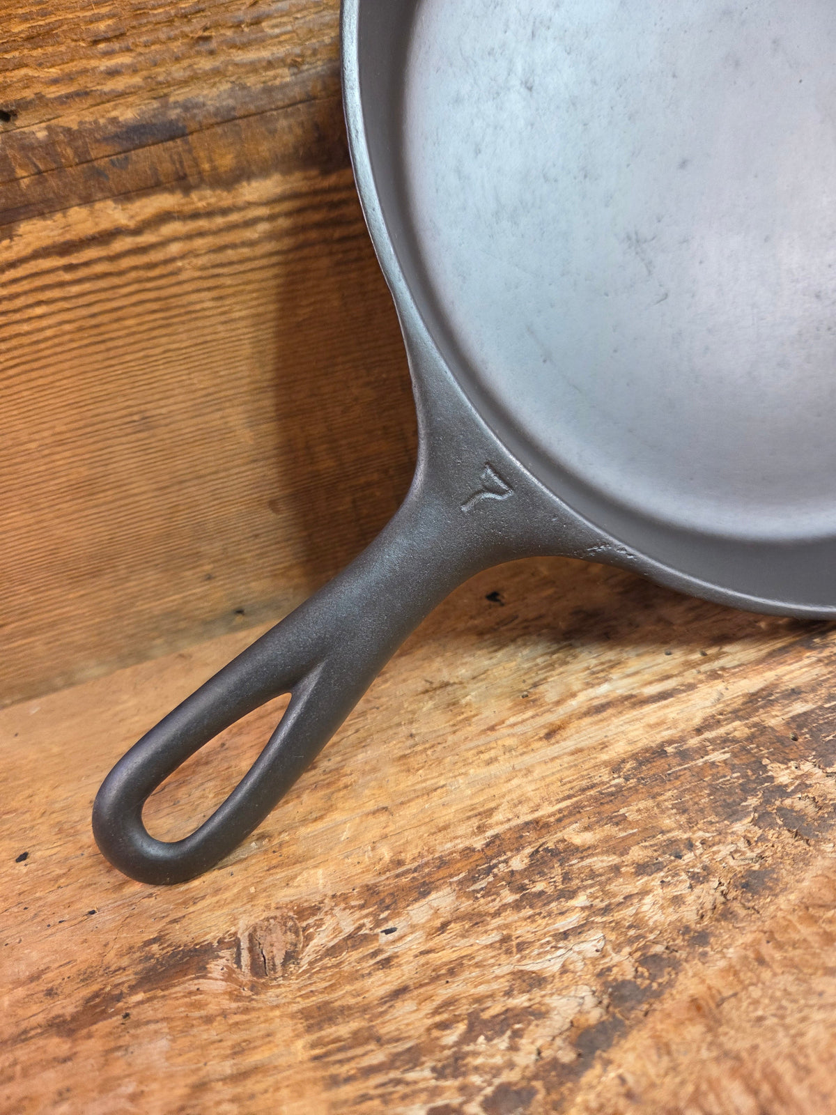 1920’s Griswold’s Victor #7 Skillet with Heat Ring Fully Marked 721. Amazing Sauté skillet Skillet