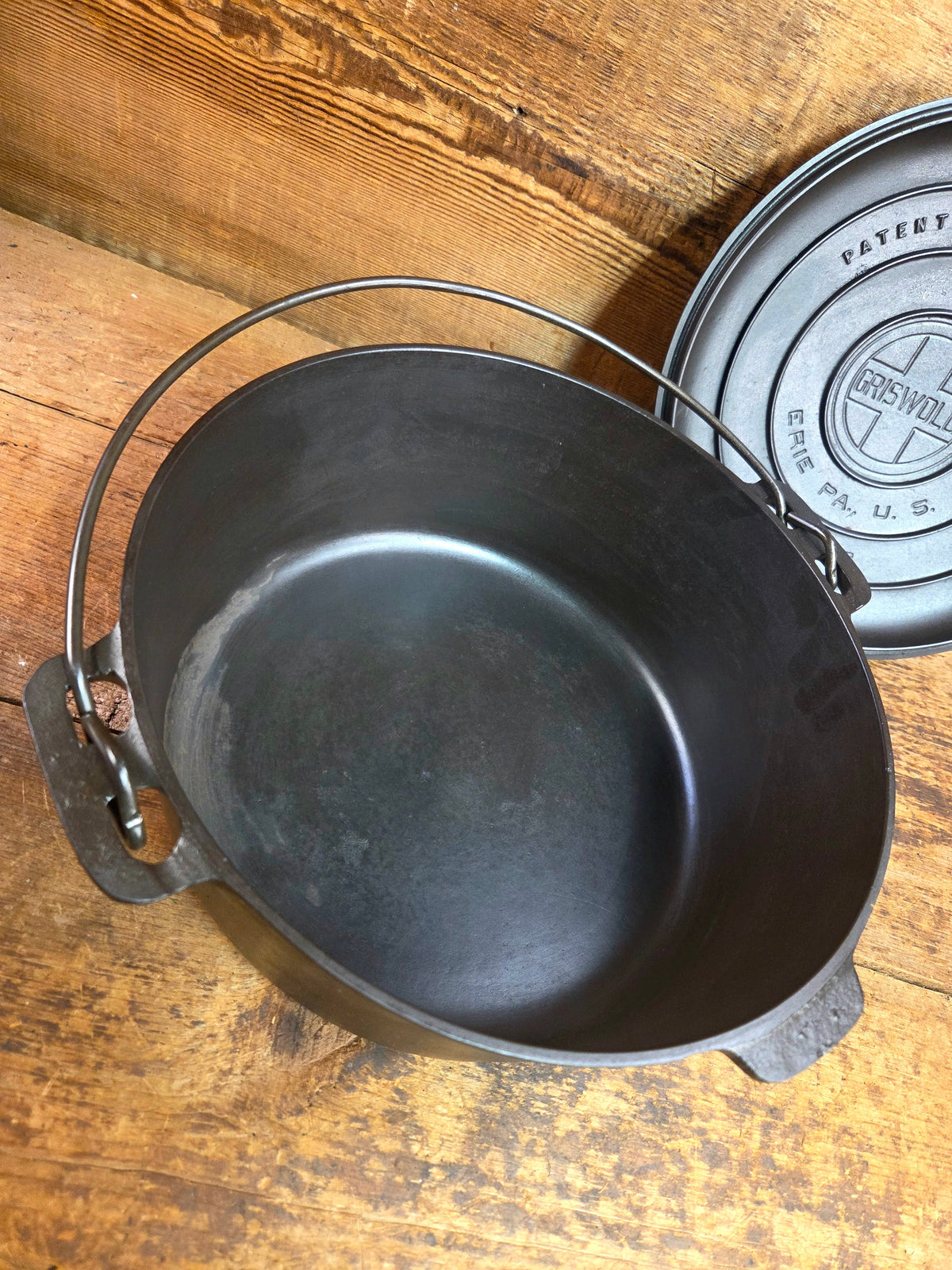 1920’s Griswold #9 Dutch Oven w/ Slant Logo p/n 834 A and p/n 2552 matching block lid Dutch Ovens Trivets & Kettles