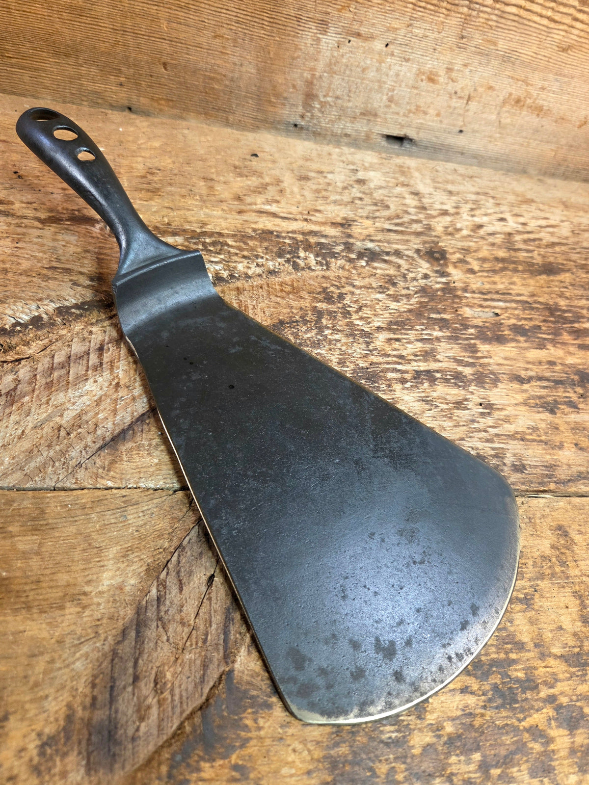 Custom made #8 Early 1900’s Wagner Cast Iron Griddle Spatula. Reclaimed from a tough to find early Wagner skillet