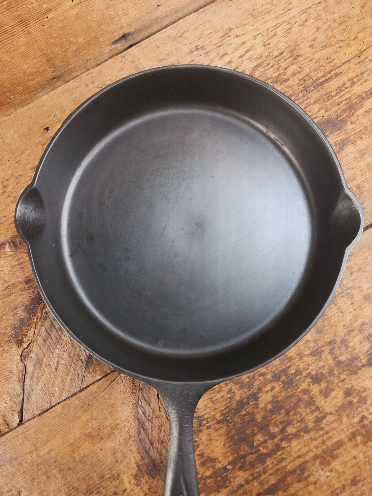 WOW! Maid of Honor (Lodge?) #8 skillet. Hard to find awesome design! - Skillet