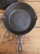 WOW! Harder to find 1930’s Wagner #8 DEEP skillet with matching lid! Not see often and with beautiful Hammered Finish