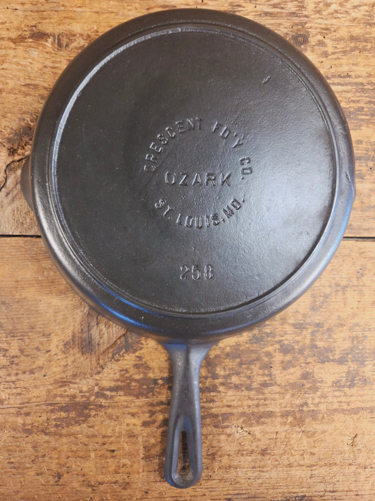 Midwest favorite! Missouri made Crescent Fndry ’Ozark’ #8 Cast Iron Skillet - Skillet