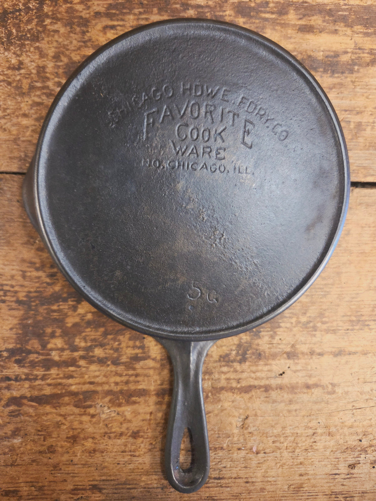 1920’s Chicago Hardware made Favorite Cook Ware #5Q Cast Iron Skillet - Skillet