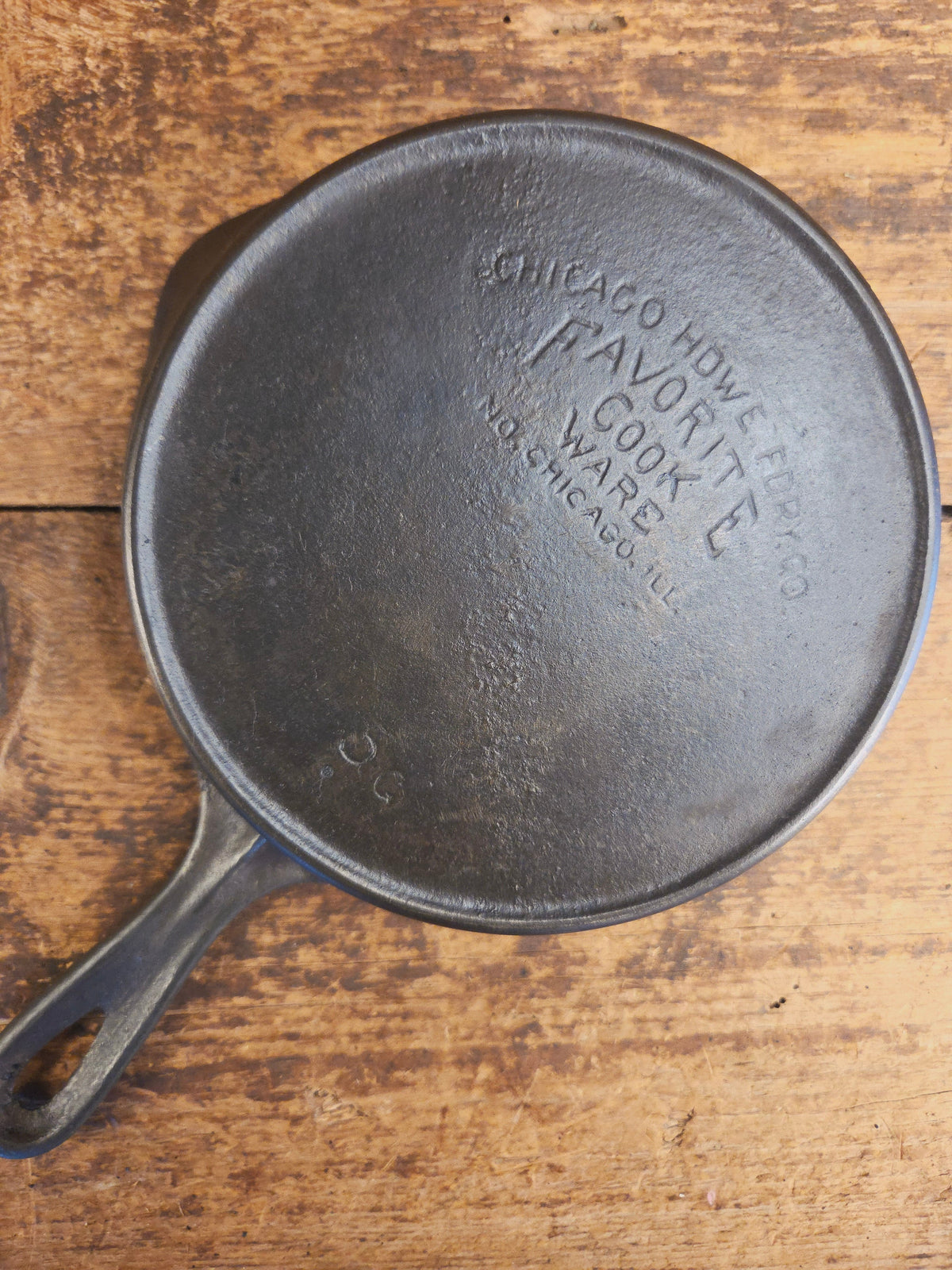 1920’s Chicago Hardware made Favorite Cook Ware #5Q Cast Iron Skillet - Skillet