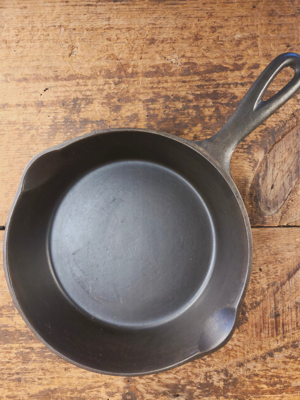 1920’s Chicago Hardware made Favorite Cook Ware #5Q Cast Iron Skillet - Skillet
