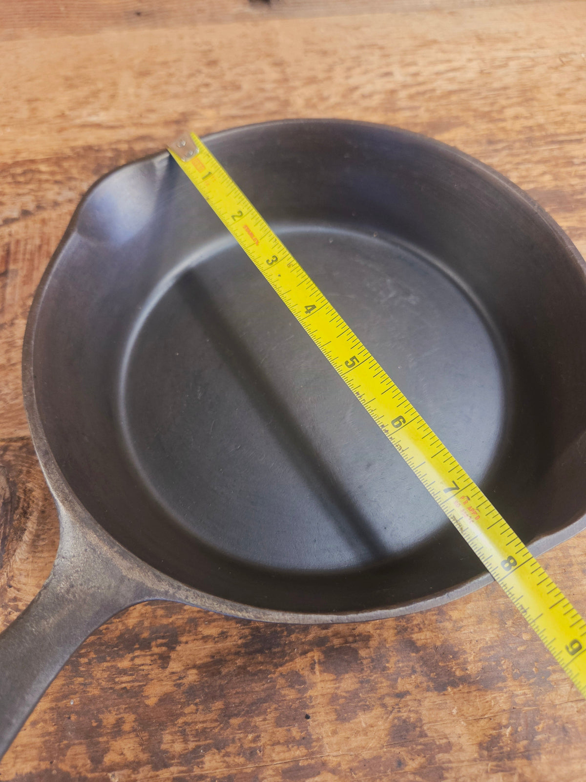 1920’s Chicago Hardware made Favorite Cook Ware #5Q Cast Iron Skillet - Skillet