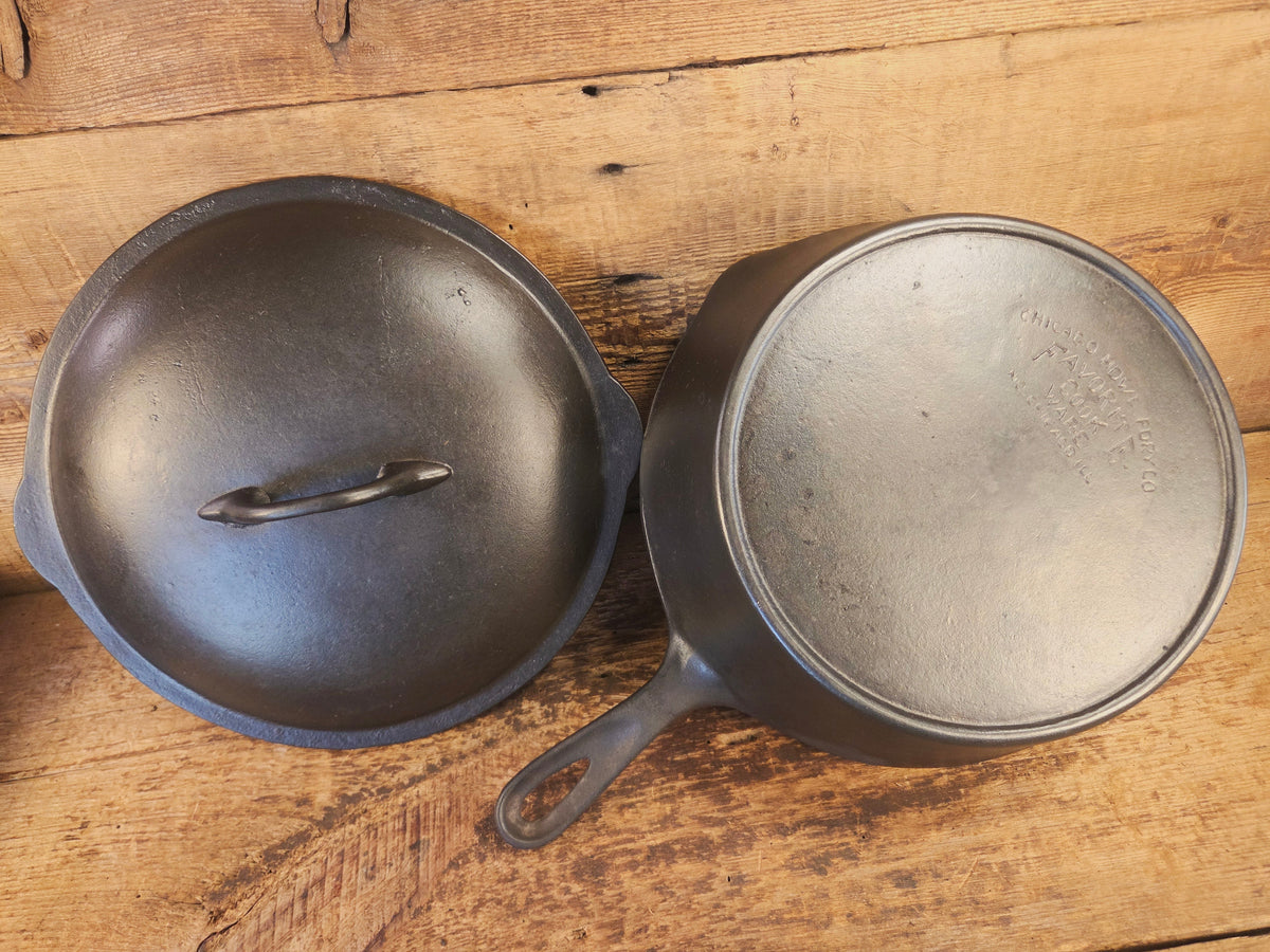 Awesome! Early 1900’s Chicago Hardware Foundry #8 Deep Skillet! Our favorite foundry story and a great skillet!