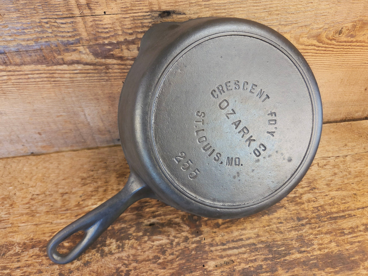 Midwest favorite! Missouri made Crescent Fndry ’Ozark’ #5 Cast Iron Skillet - Skillet