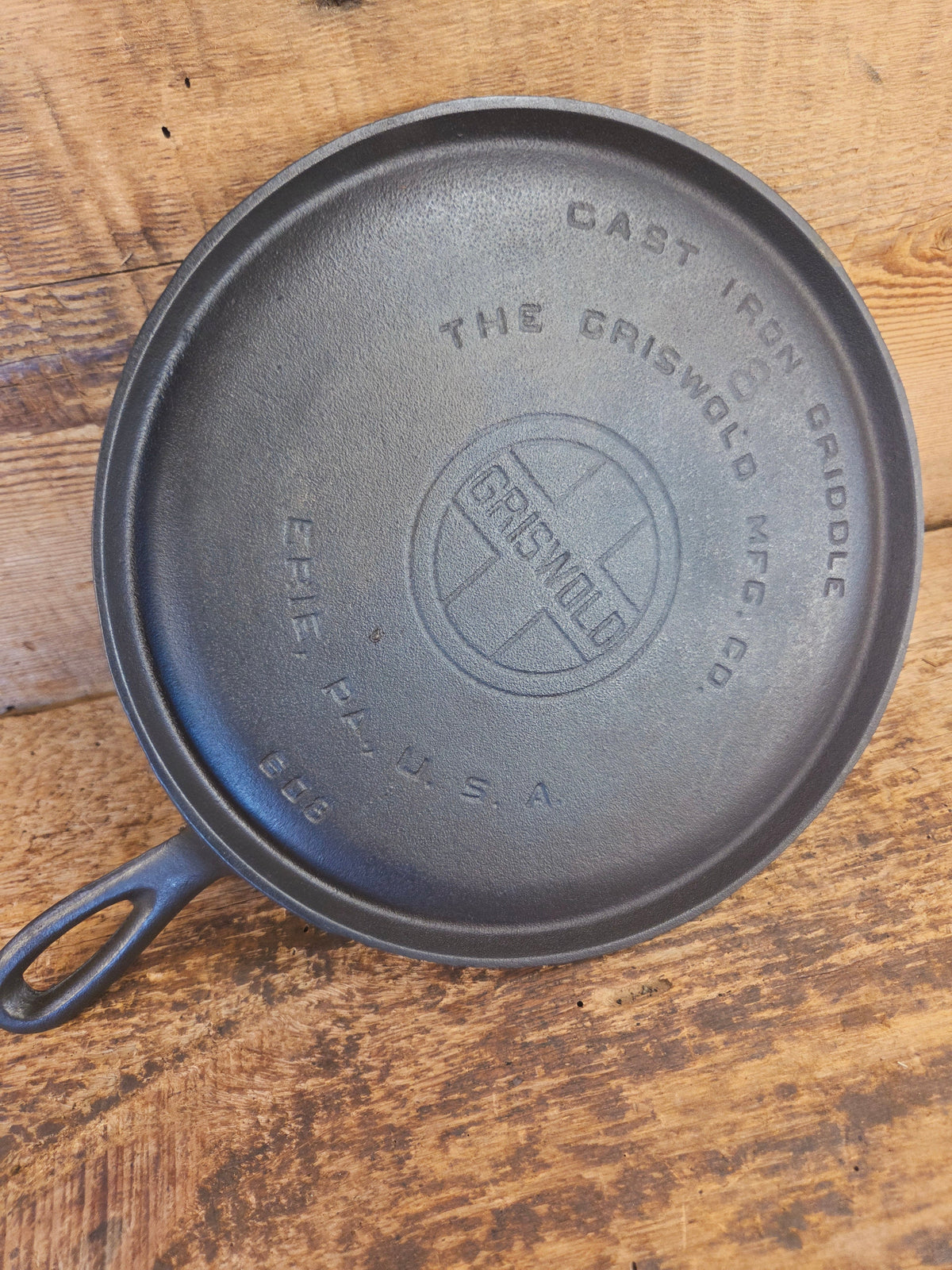 1920’s Griswold #8 Round Griddle 608. Collector grade and wonderful daily user! - Griddle