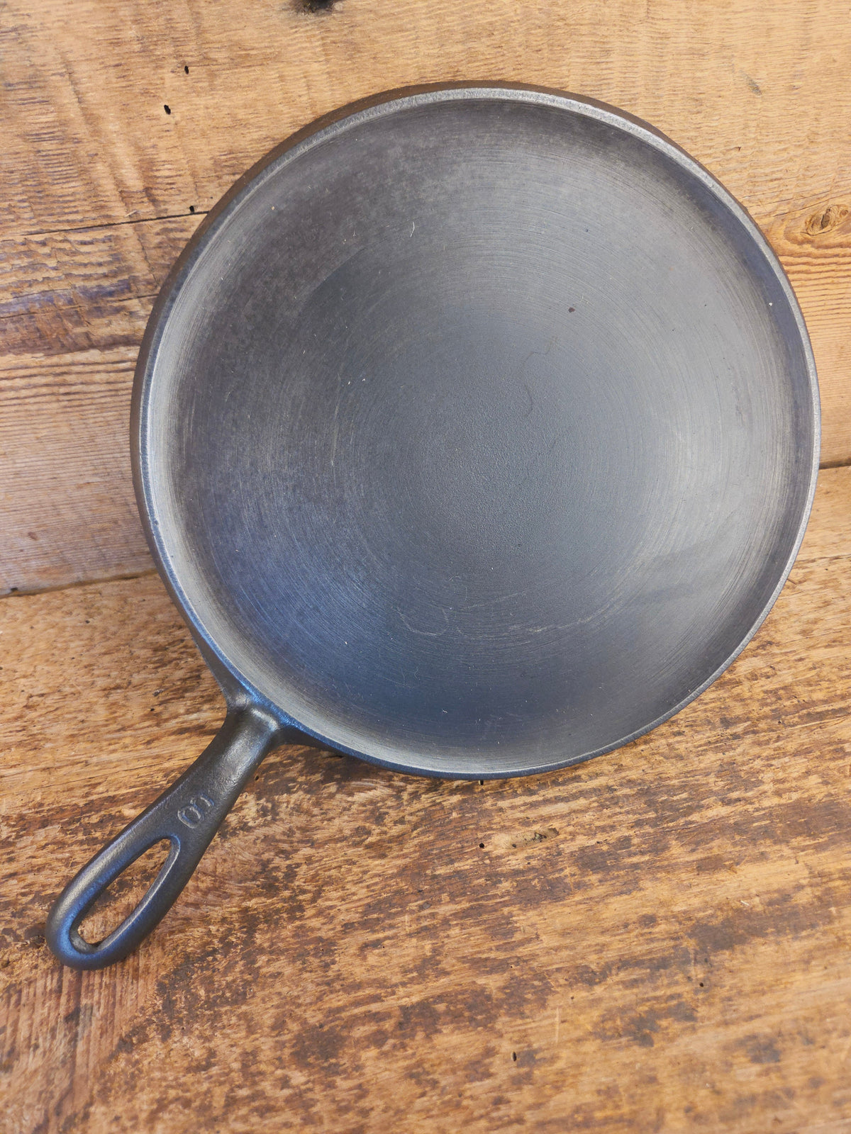1920’s Griswold #8 Round Griddle 608. Collector grade and wonderful daily user! - Griddle