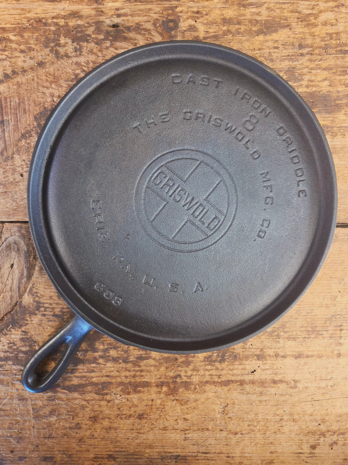1920’s Griswold #8 Round Griddle 608. Collector grade and wonderful daily user! - Griddle