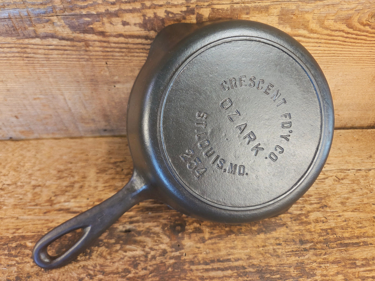 Midwest favorite and tough to source. Missouri made Crescent Fndry ’Ozark’ #4 Cast Iron Skillet - Skillet