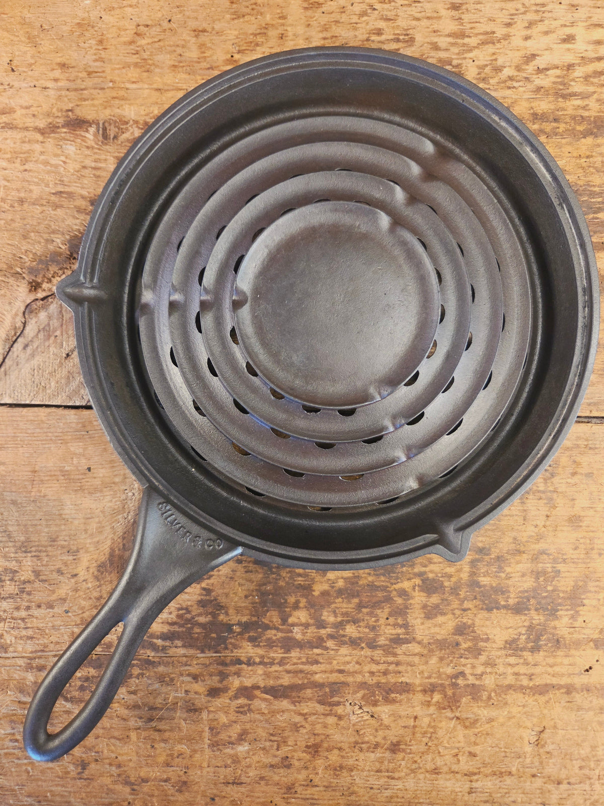 Very Cool 1 of 2 Silver Co. Brooklyn Broiler top. Great as a standalone or a set completer - Skillet