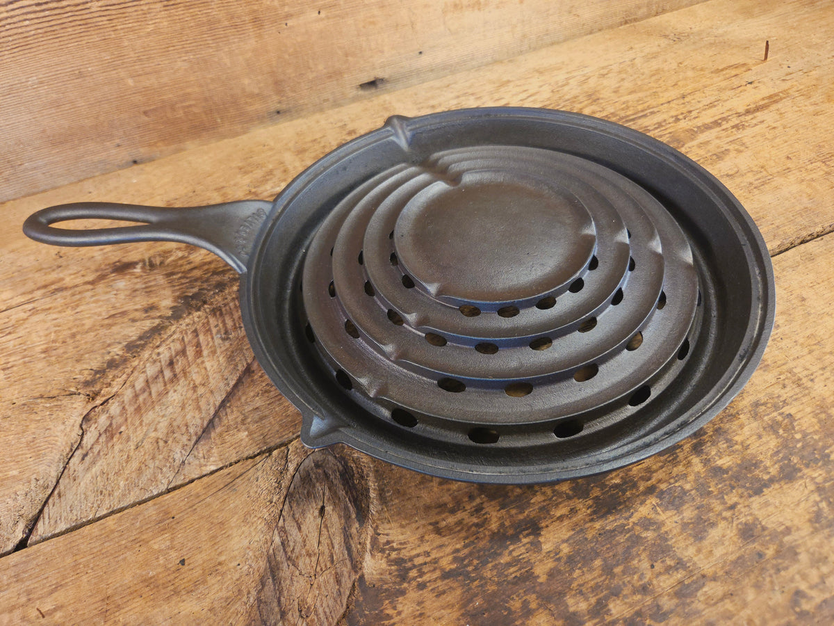 Very Cool 1 of 2 Silver Co. Brooklyn Broiler top. Great as a standalone or a set completer - Skillet