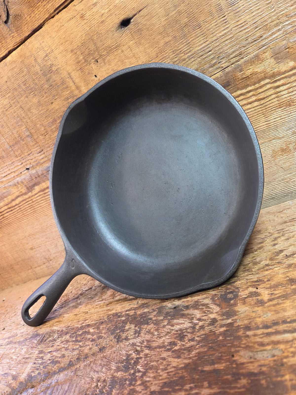 Great gift! 1950’s Era Stylized Wagner #5 Cast Iron Skillet 8 Inches Great Saute pan! - Skillet