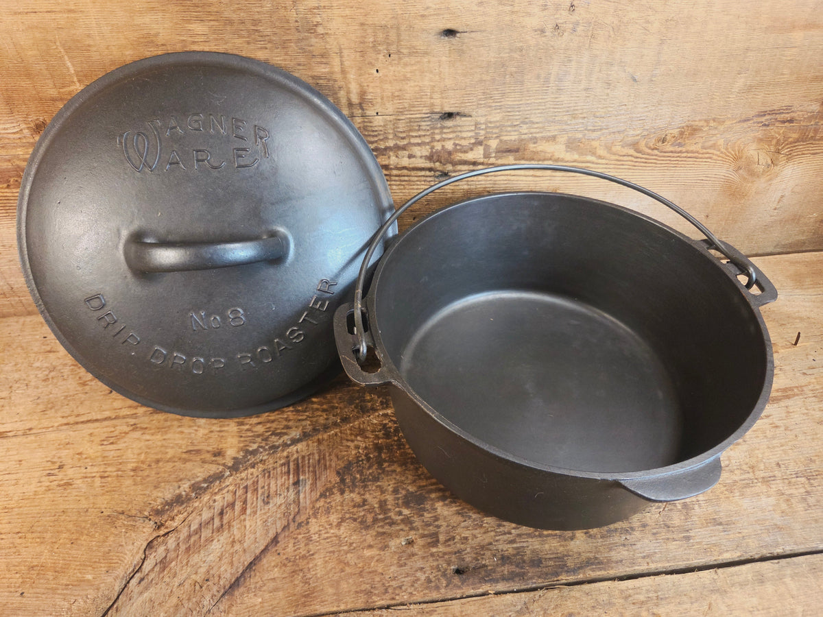 Beautiful & elegant! 1930’s Wagner Ware #8 Drip Drop Round Roaster #1268 w/ Sawtooth Lid p/n 1268 A. Raised Letter lid