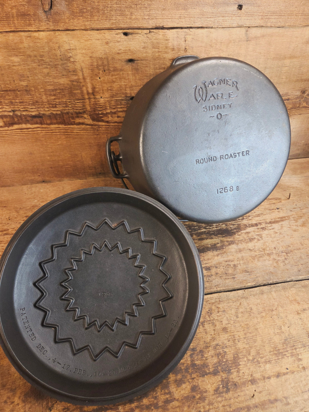Beautiful & elegant! 1930’s Wagner Ware #8 Drip Drop Round Roaster #1268 w/ Sawtooth Lid p/n 1268 A. Raised Letter lid