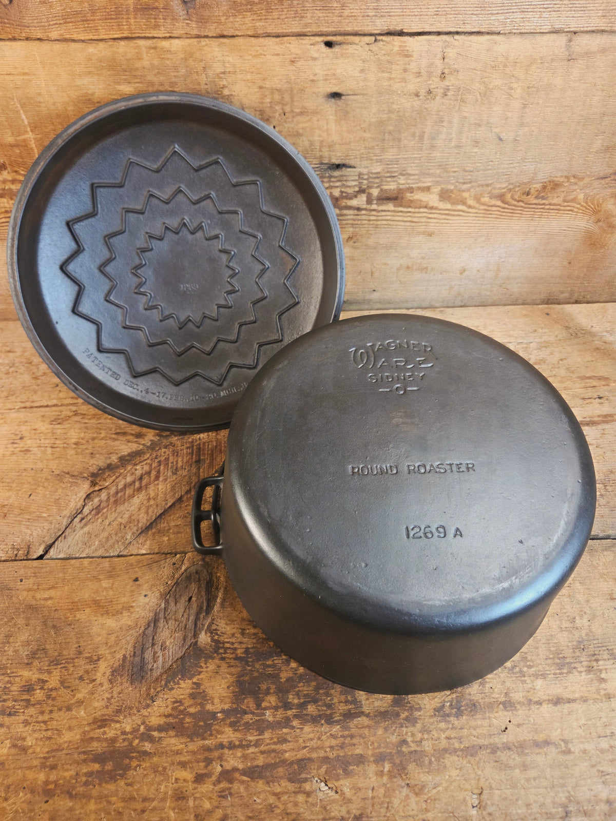 1930’s Large fully marked Wagner Ware No. 9 Dutch Oven with saw tooth style Lid 1269 - Dutch Ovens Trivets & Kettles