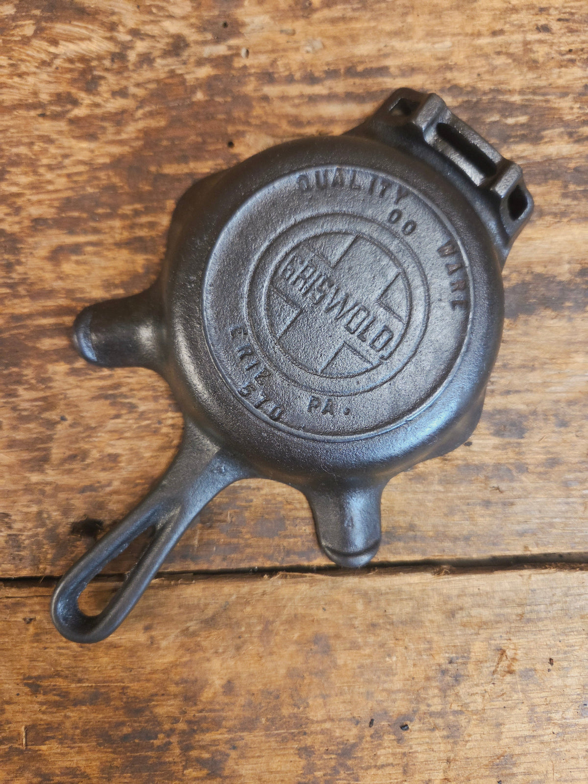 Collectible Griswold 570 Ashtray / Spoon Rest. Small Novelty cast iron skillet for display or stove! Fully Restored so
