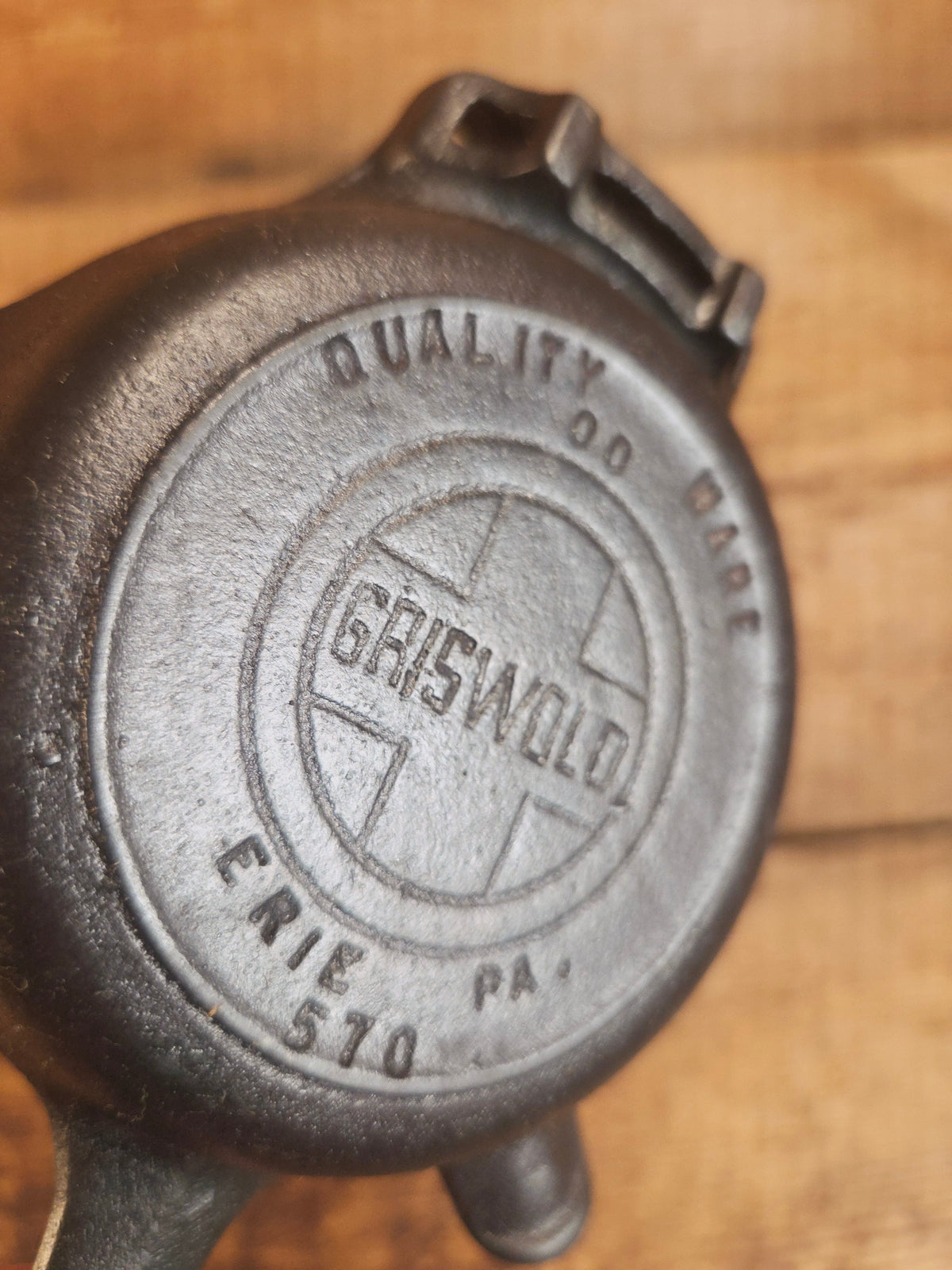 Collectible Griswold 570 Ashtray / Spoon Rest. Small Novelty cast iron skillet for display or stove! Fully Restored so