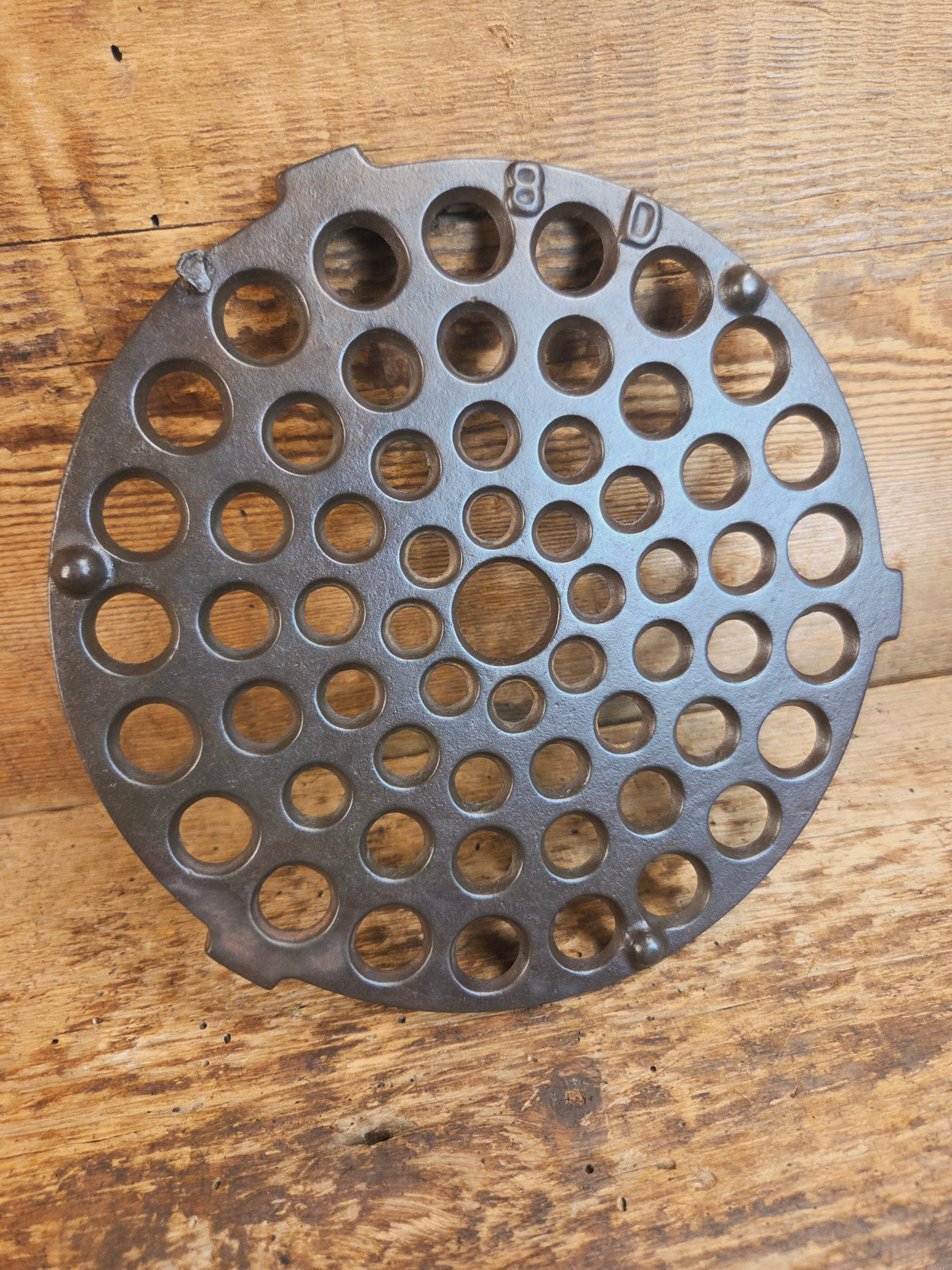 Need a trivet for your #8 Favorite Piqua dutch oven? Marked wtih raised 8 D - Dutch Ovens Trivets & Kettles