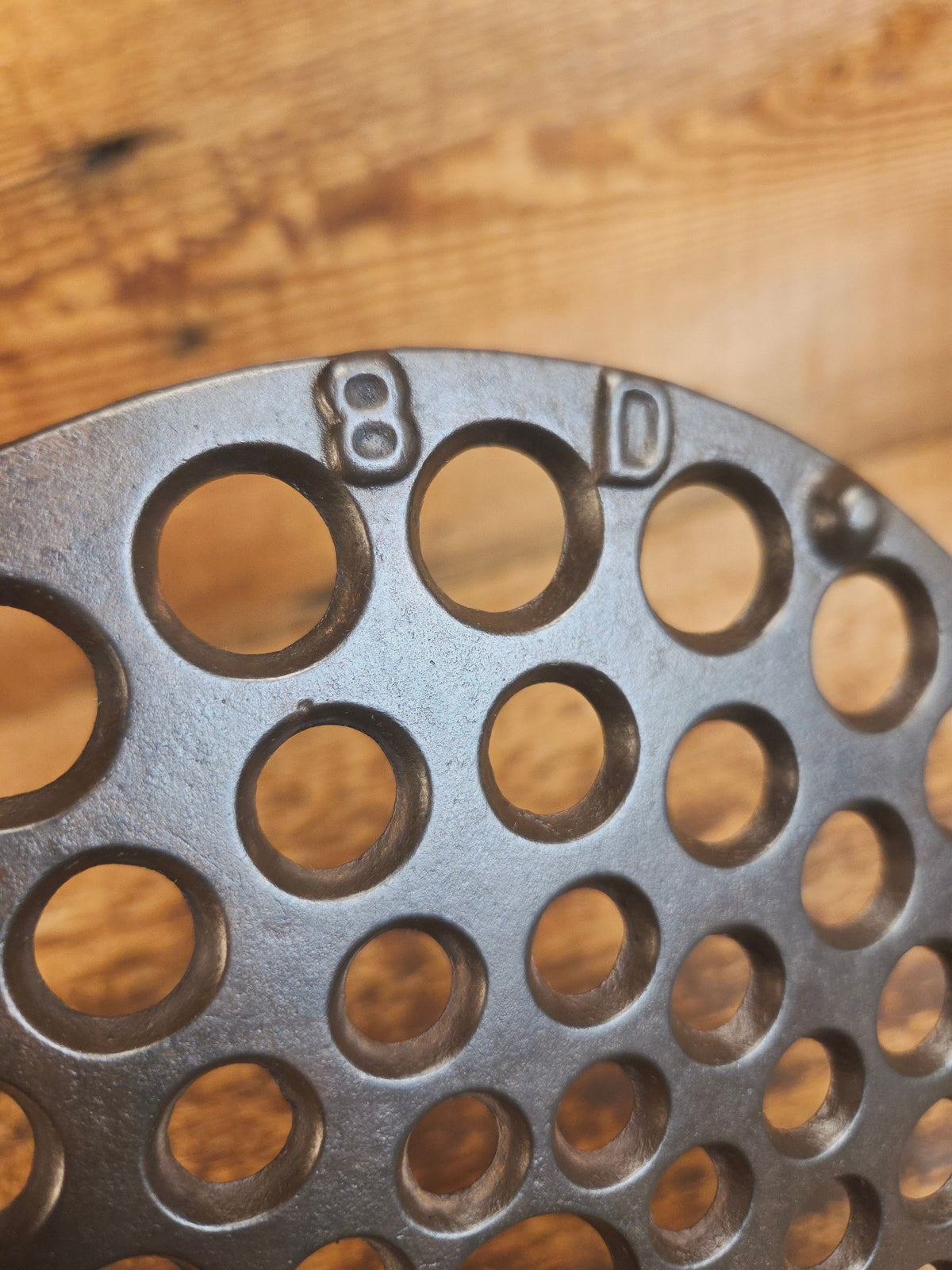 Need a trivet for your #8 Favorite Piqua dutch oven? Marked wtih raised 8 D - Dutch Ovens Trivets & Kettles