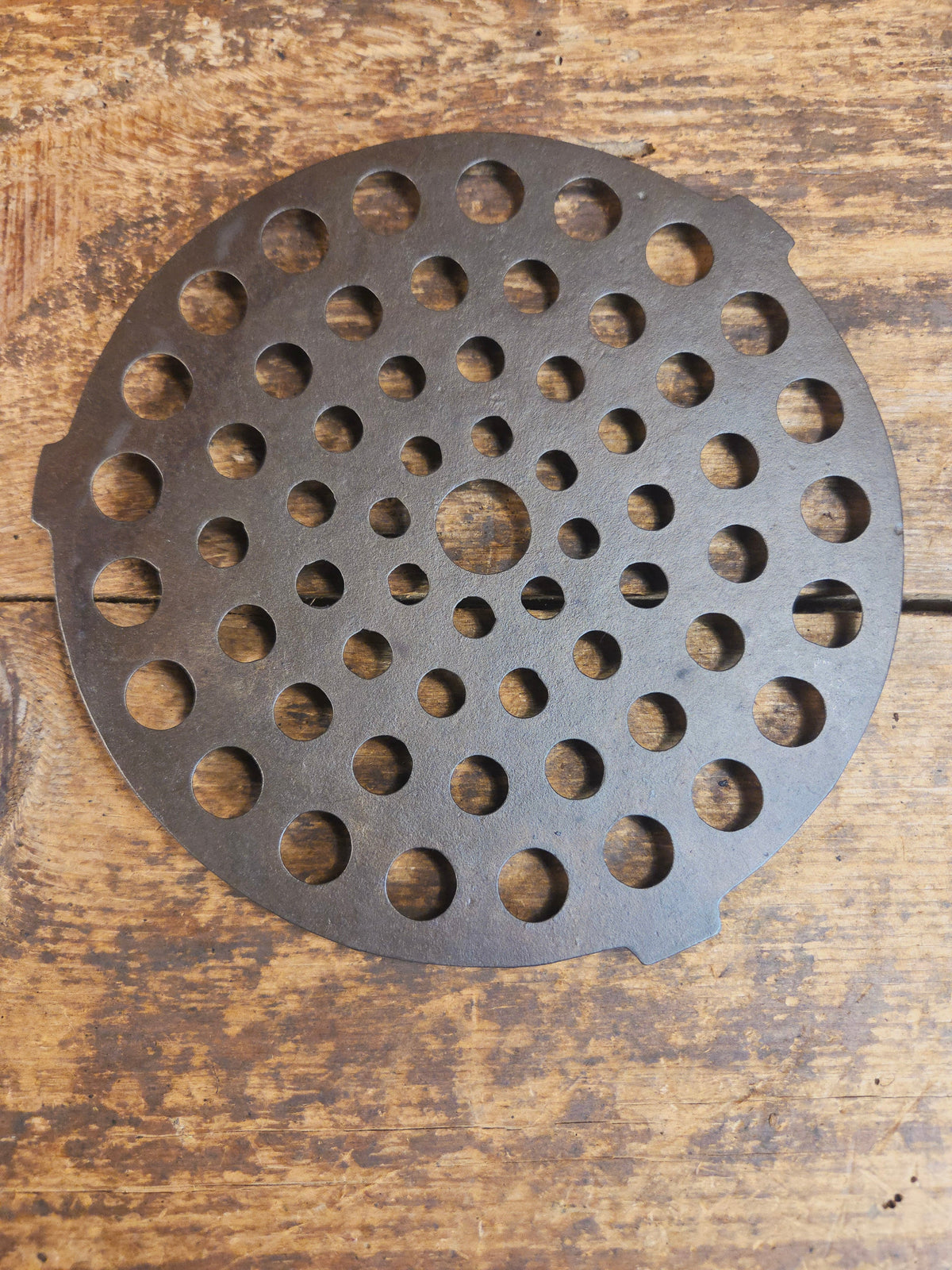 Need a trivet for your #8 Favorite Piqua dutch oven? Marked wtih raised 8 D - Dutch Ovens Trivets & Kettles
