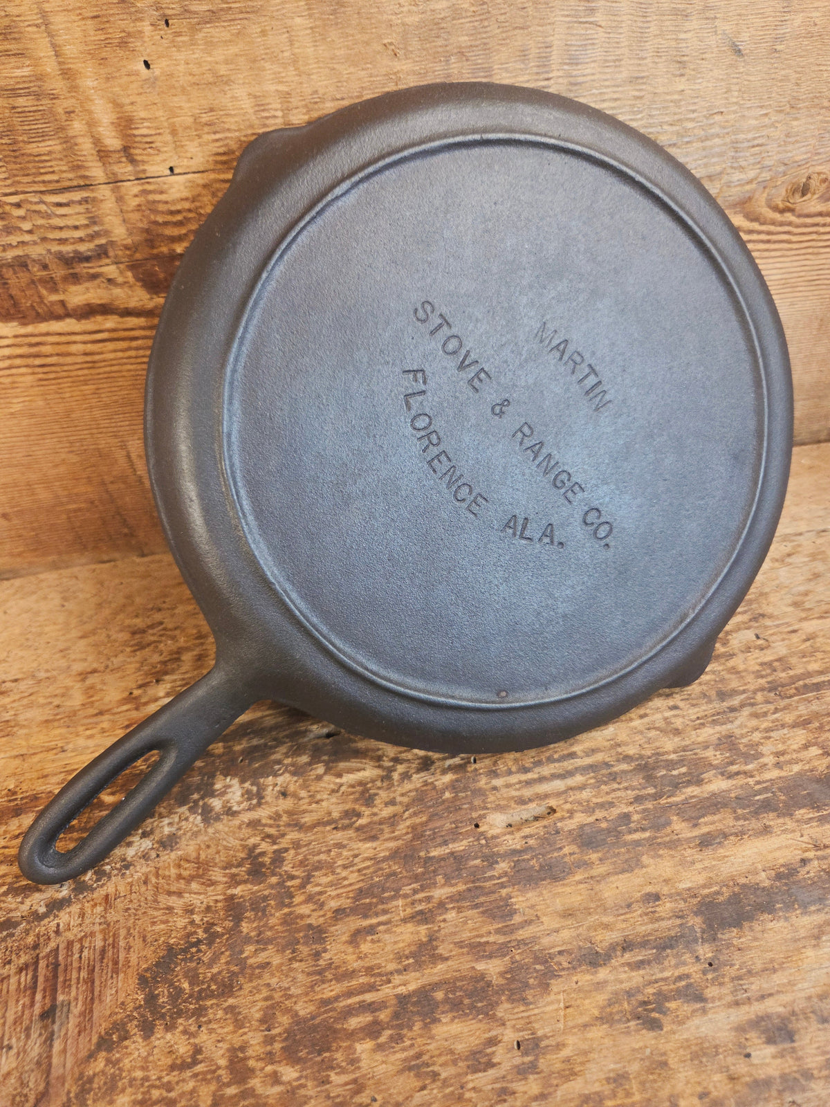 Gorgeous and harder to find Martin Stove & Range No. 8 Skillet Griddle with early Block Logo. Versatile restored and