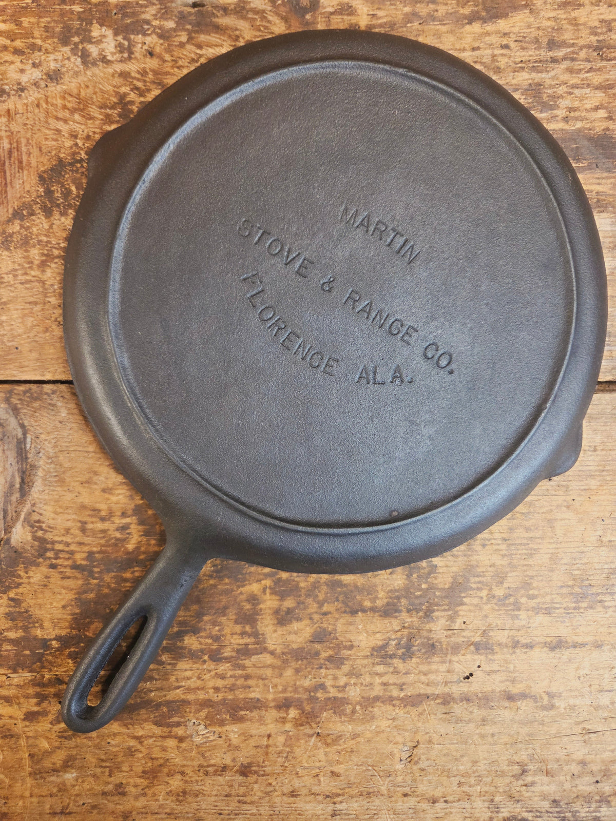 Gorgeous and harder to find Martin Stove & Range No. 8 Skillet Griddle with early Block Logo. Versatile restored and