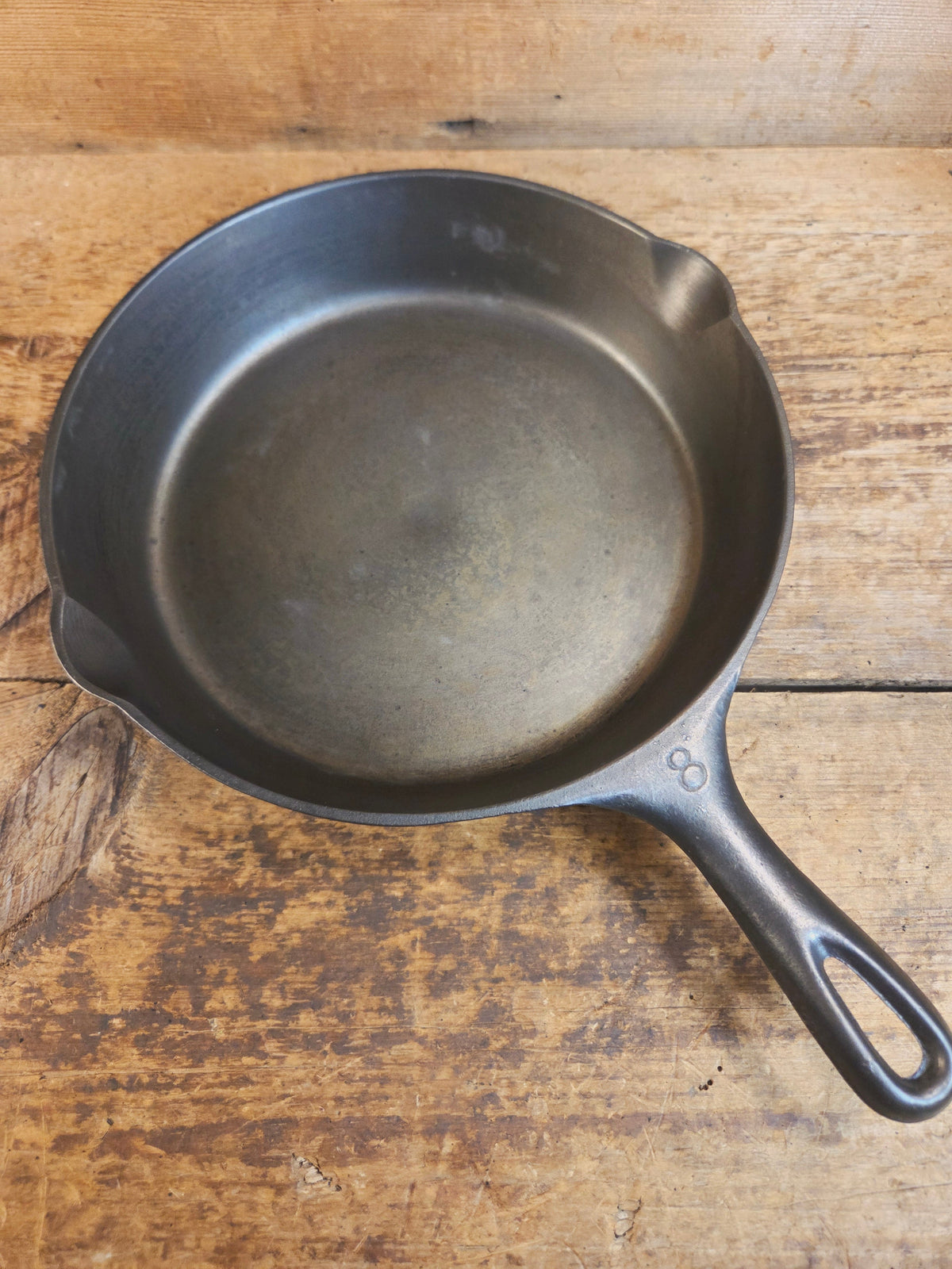 Beautiful 1920’s Vollrath #8 Cast Iron Skillet with Heat Ring - Skillet