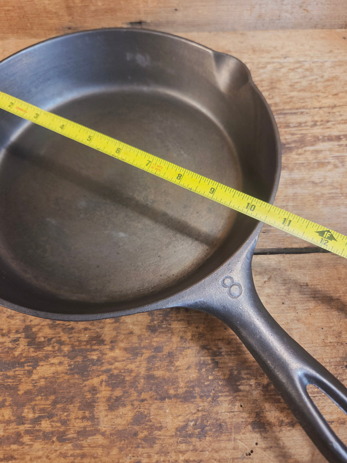 Beautiful 1920’s Vollrath #8 Cast Iron Skillet with Heat Ring - Skillet