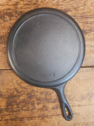 1910’s very early Lodge #6 Cast Iron Skillet with Single Notch and Raised #2 at 6 O’clock position - Skillet