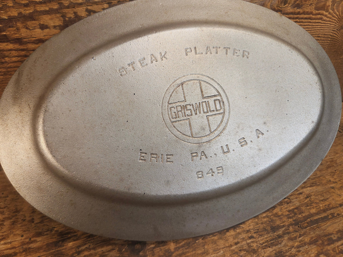 So cool & not common! Griswold #849 Size 9 ’Steak Platter’. Very cool for the dinner table - Skillet