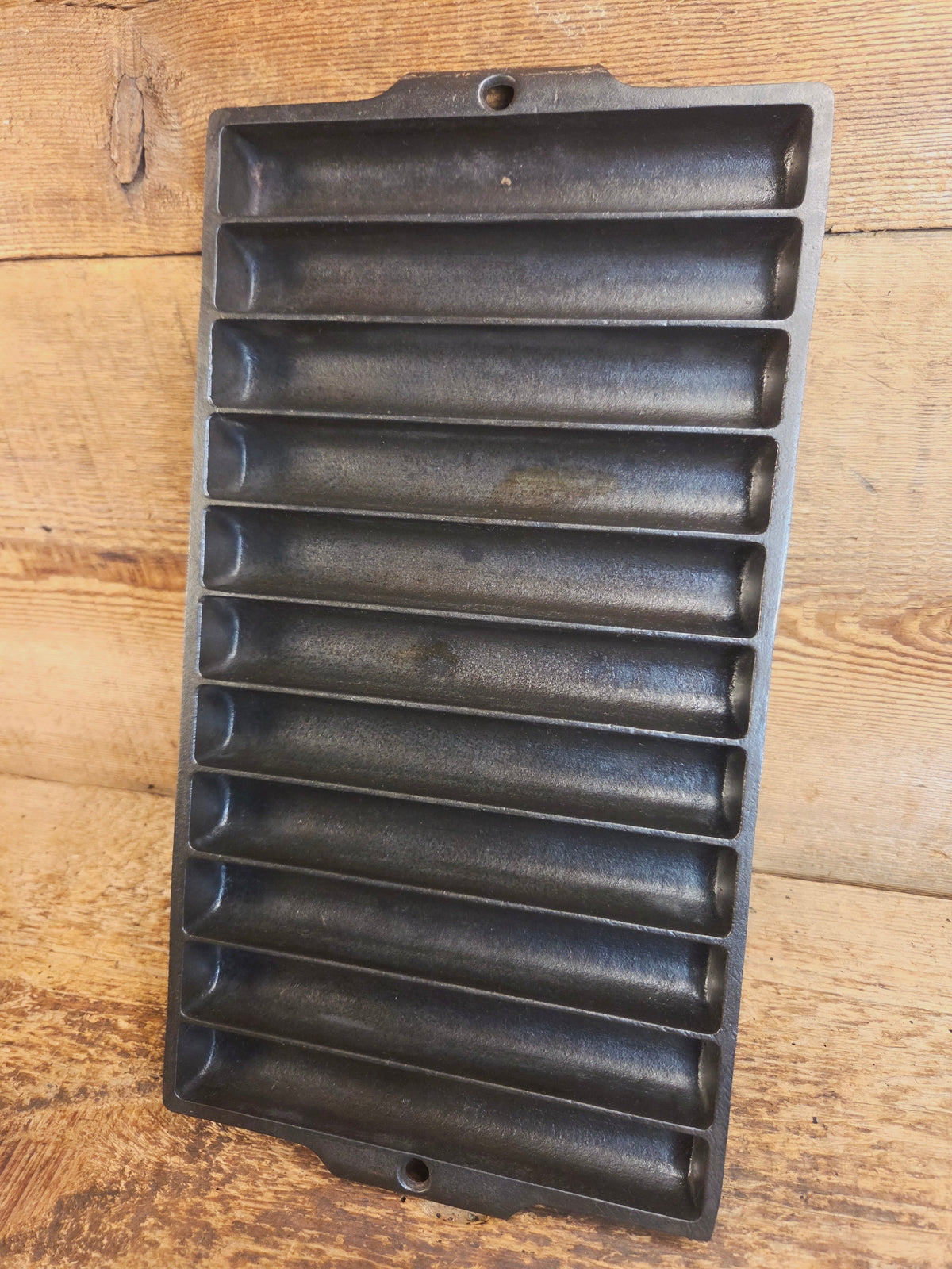 Breadsticks! 1930’s Era Griswold No. 22 Corn Bread Pan 11 cup ’Erie Penn USA,’ 954 L - Bakeware