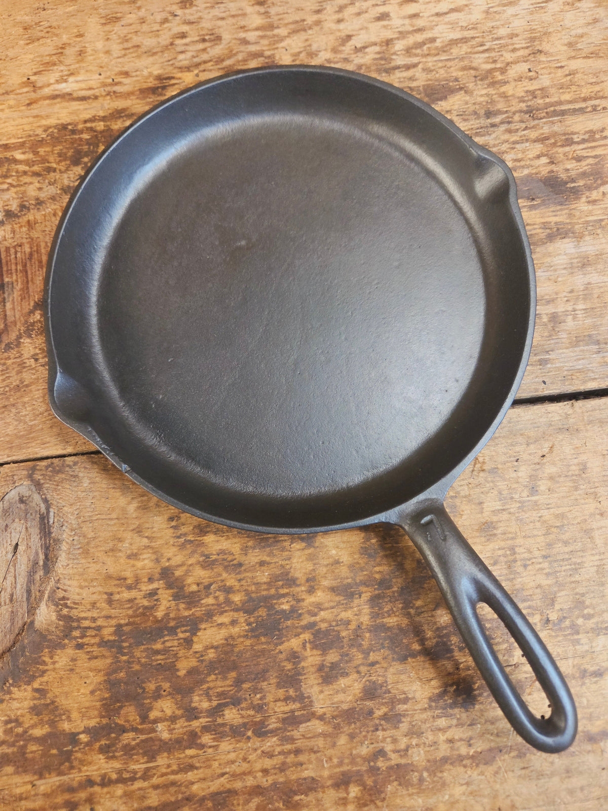 Gorgeous and harder to find Martin Stove & Range No. 7 Skillet Griddle with Hamburger Logo. Versatile restored and