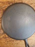 Big 1930’s Wagner Ware #10 Cast Iron Skillet with Stylized Logo 1060 H. Great Bacon skillet! - Skillet