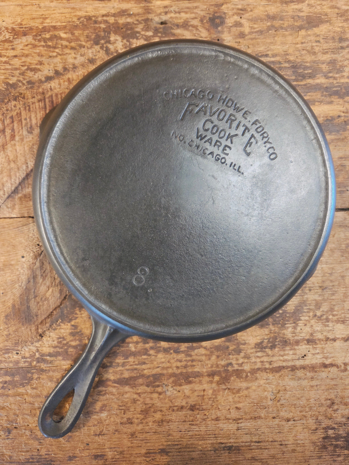 1920’s Chicago Hardware made Favorite Cook Ware #8 Cast Iron Skillet - Skillet