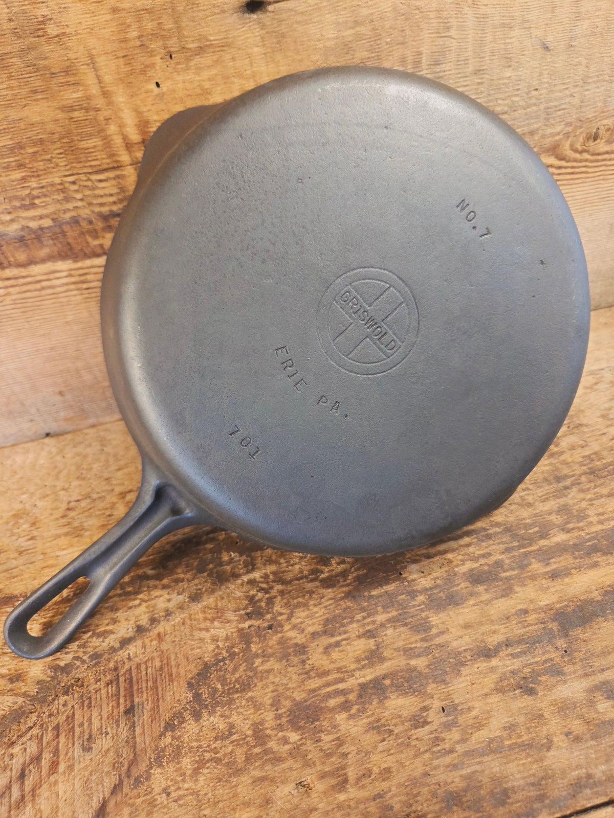 Priced to Sell: Griswold No. 7 Cast Iron Skillet with Small Block Logo and Grooved Handle 701 - Skillet