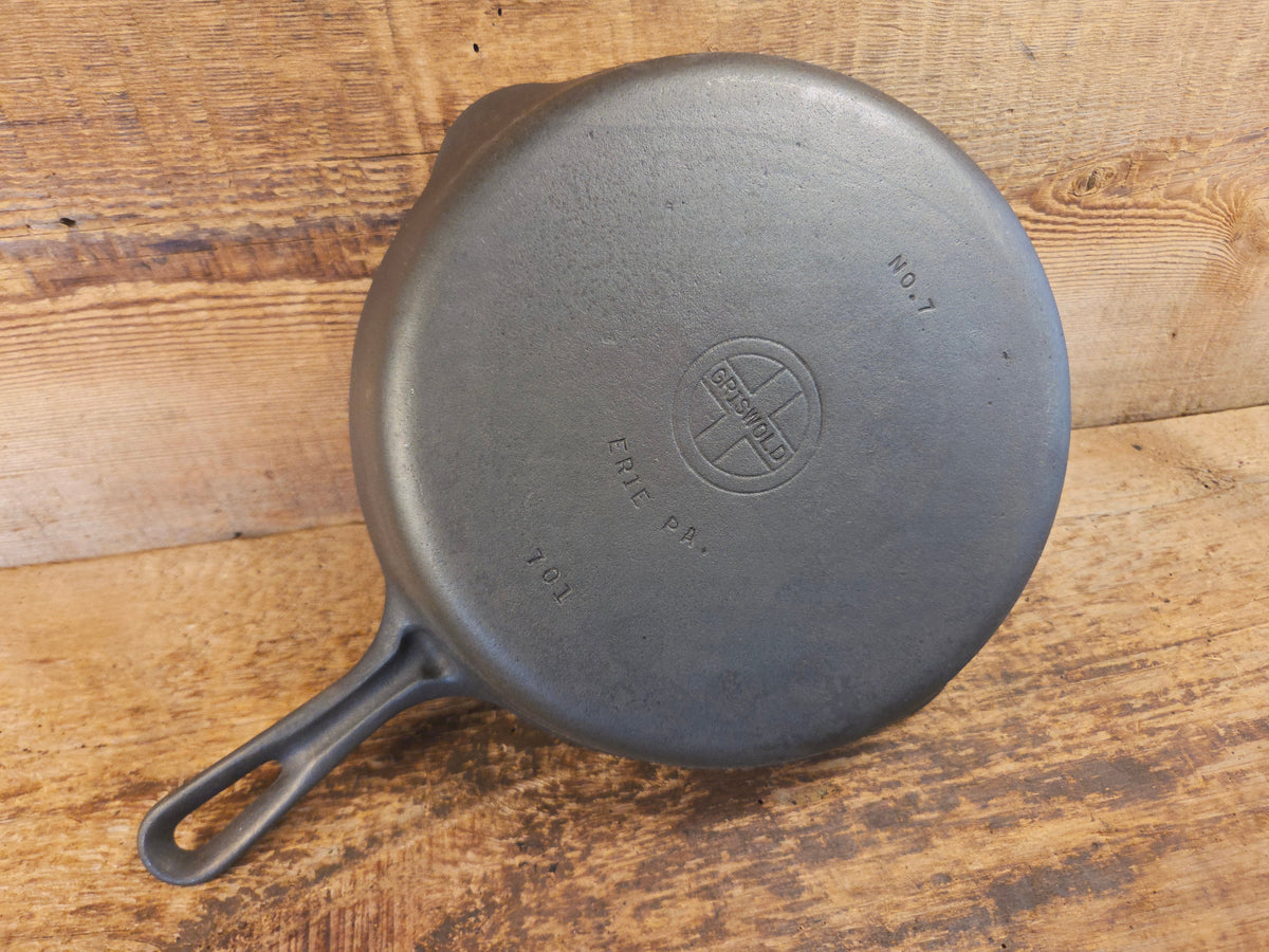 Priced to Sell: Griswold No. 7 Cast Iron Skillet with Small Block Logo and Grooved Handle 701 - Skillet