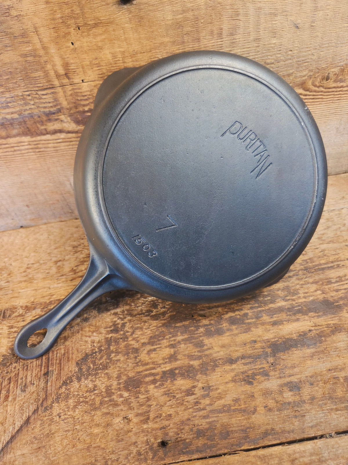 Beautiful! The Classic #7 Griswold made Puritan No. 8 cast iron skillet w Heat Ring. 1503 - Skillet