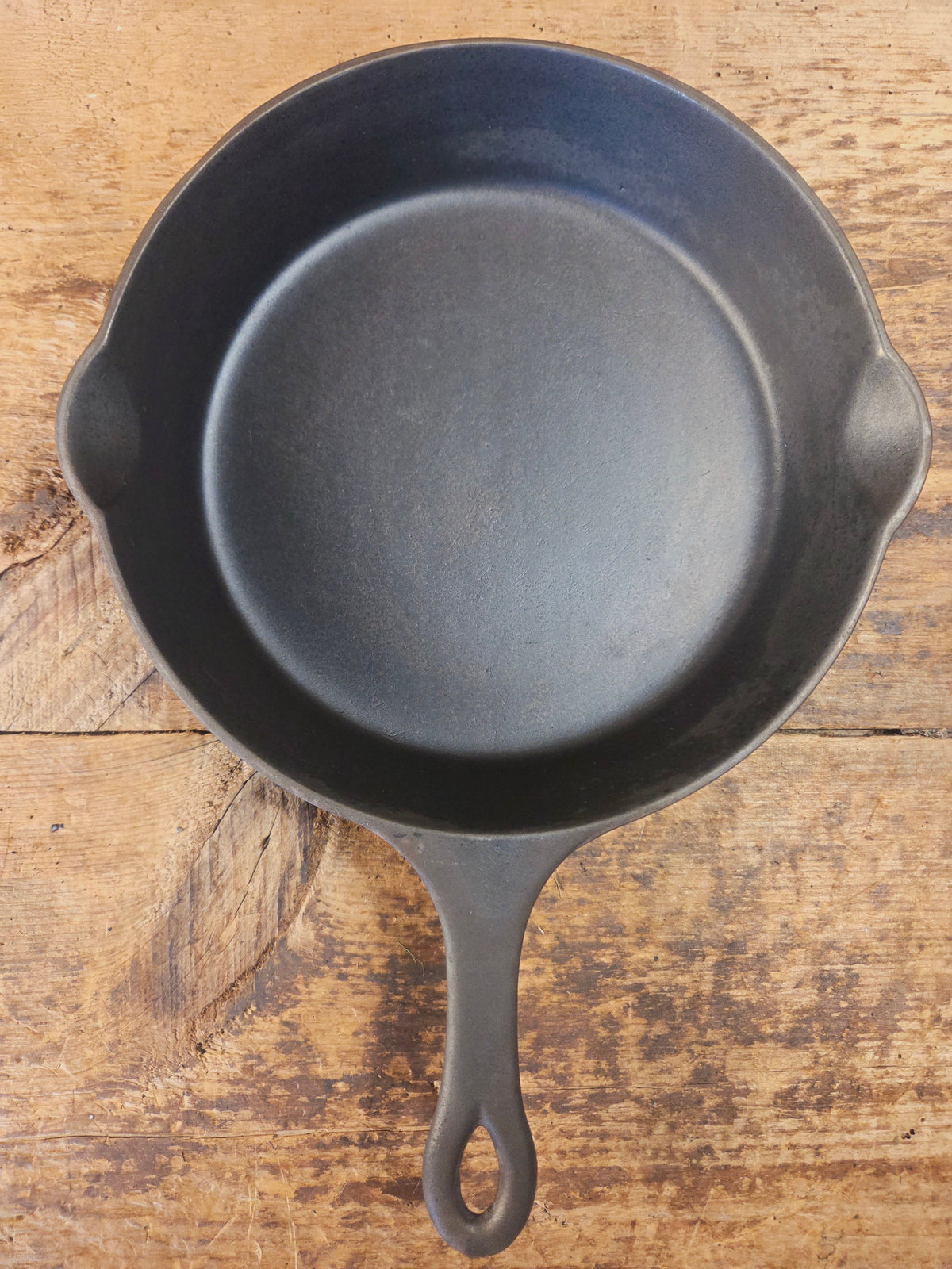 Beautiful! The Classic #7 Griswold made Puritan No. 8 cast iron skillet w Heat Ring. 1503 - Skillet