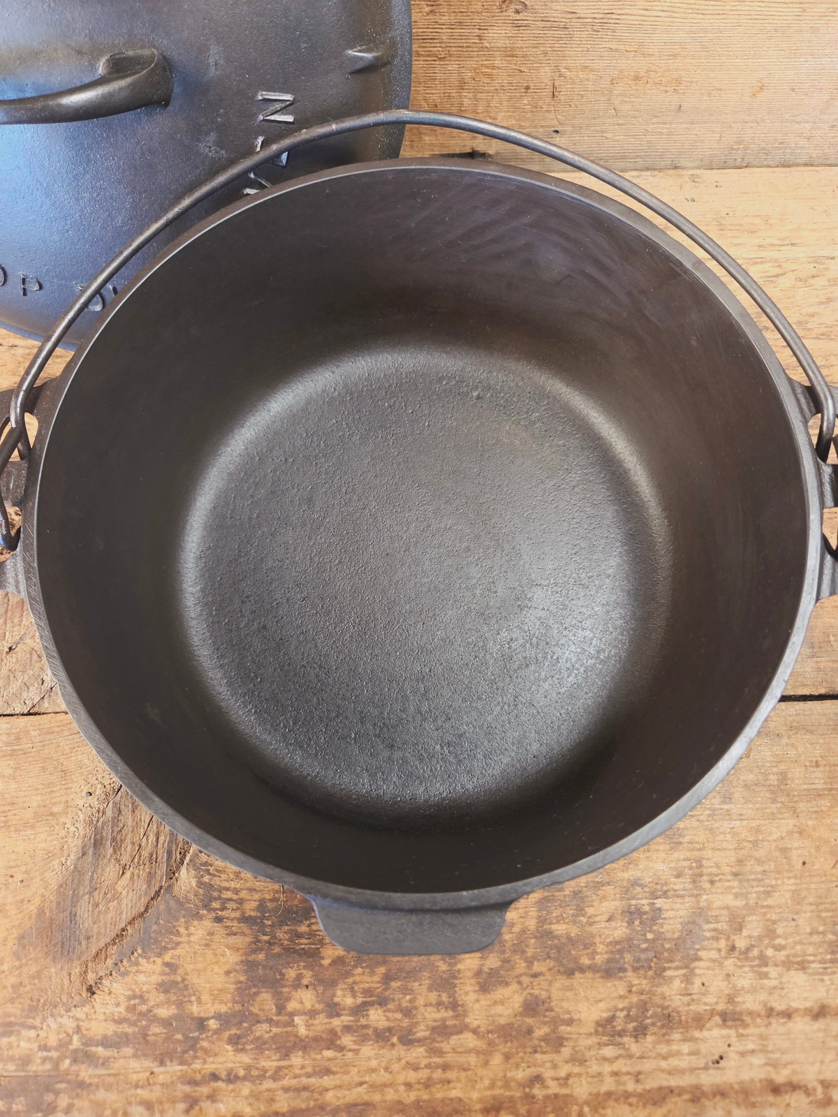 Awesome! 1920’s Griswold #8 Tite-Top Cast Iron Dutch Oven 833 D and high dome matching Griswold Lid 2551 A - Dutch