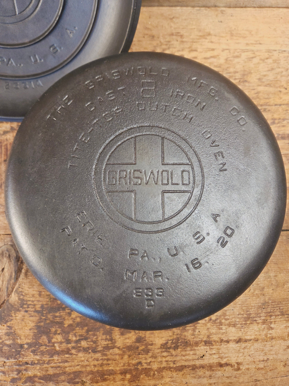 Awesome! 1920’s Griswold #8 Tite-Top Cast Iron Dutch Oven 833 D and high dome matching Griswold Lid 2551 A - Dutch