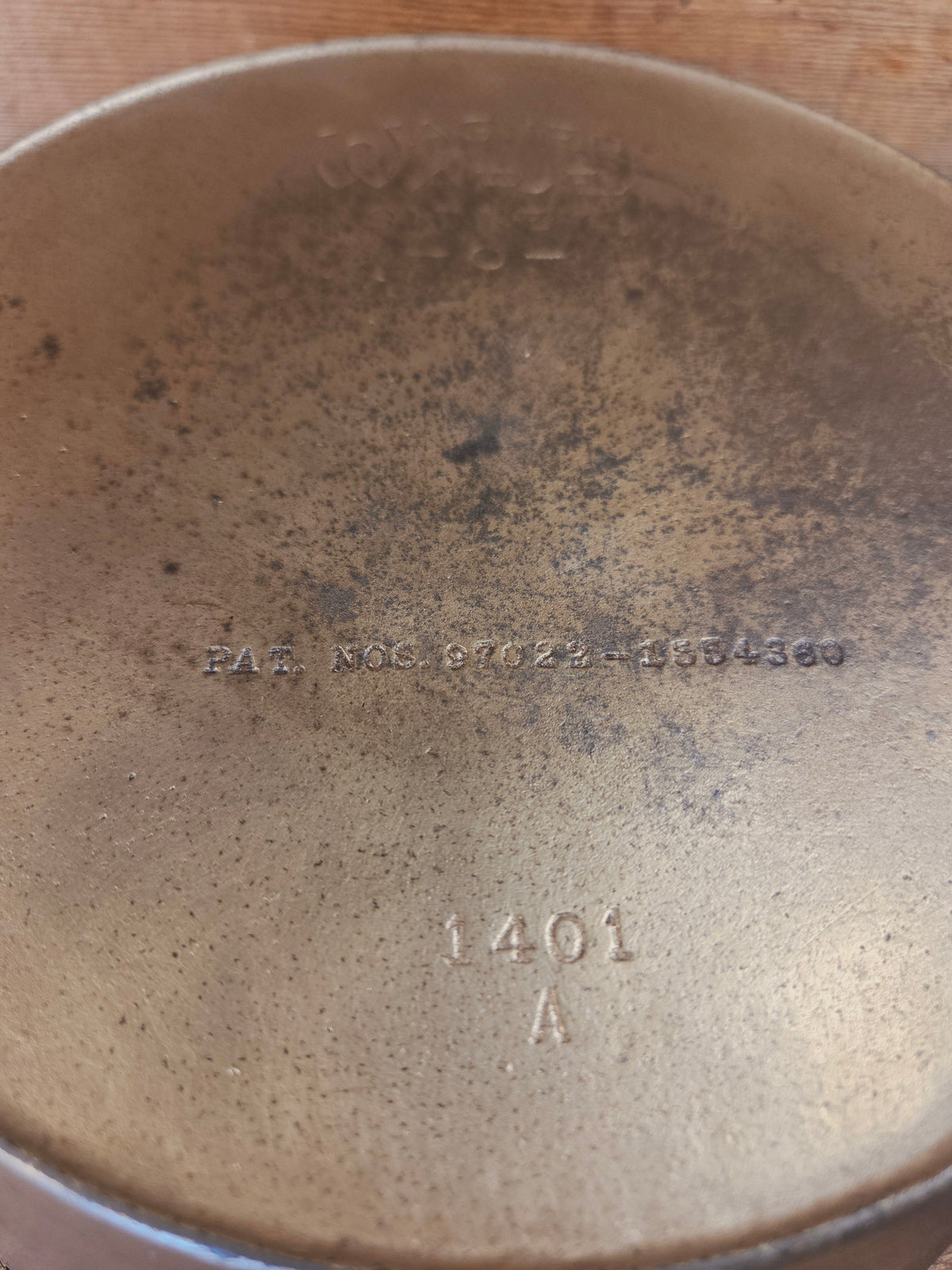 TWO skillets in one! 1920’s Era Wagner Combo Cooker 1401/1401. Nickel Outside Black Iron Inside - Skillet