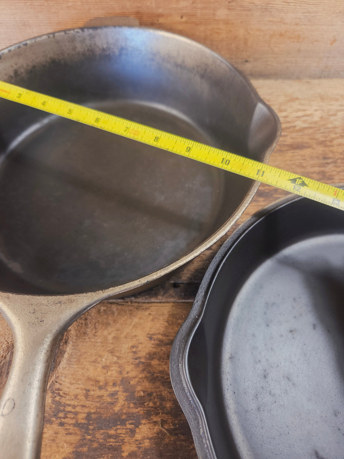 TWO skillets in one! 1920’s Era Wagner Combo Cooker 1401/1401. Nickel Outside Black Iron Inside - Skillet