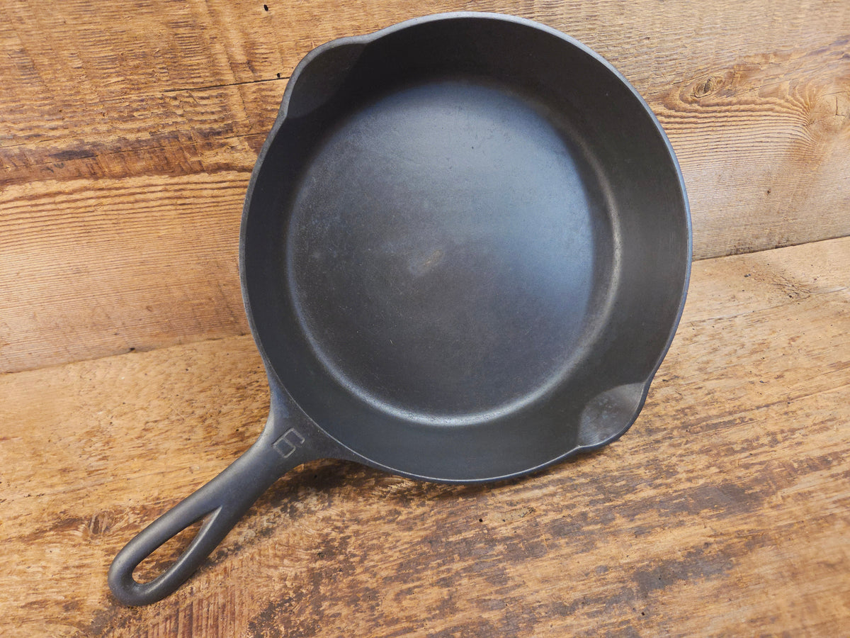 1920’s Griswold #6 Skillet with Large Block Logo and Smooth Bottom 699 C - Skillet