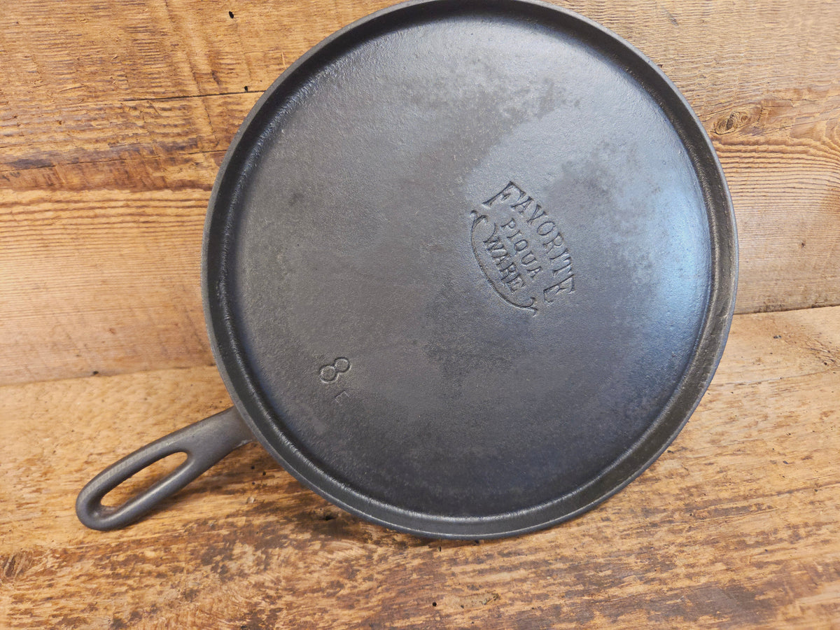 Favorite Piqua Ware #8 Round Cast Iron Griddle with Smiley Logo 8 - Griddle